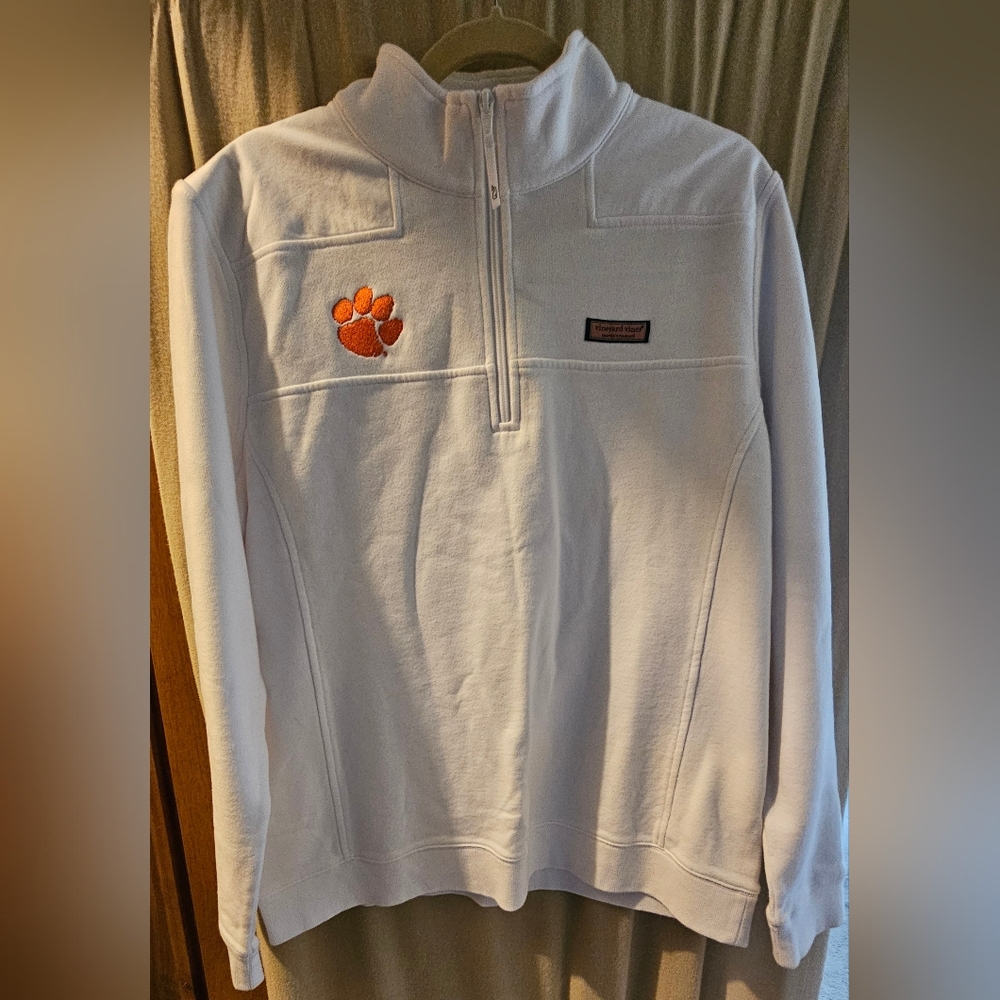 VINEYARD VINES